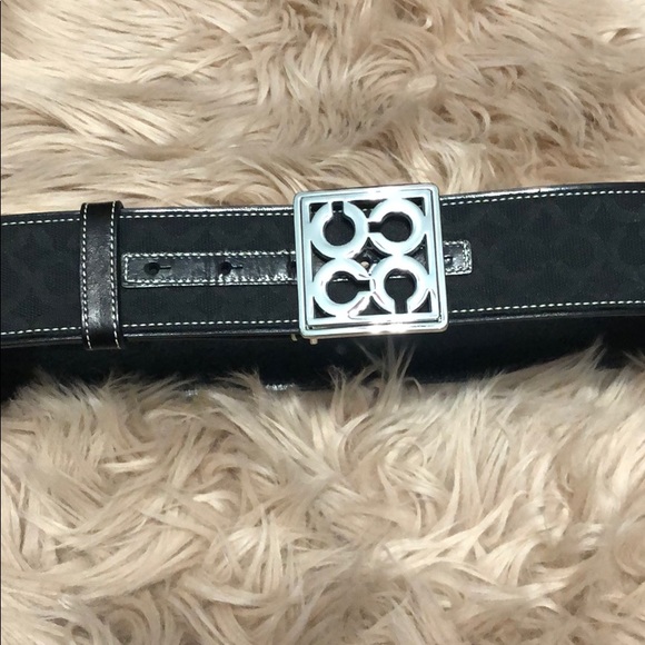 Belt with c on it - Picture 2 of 5